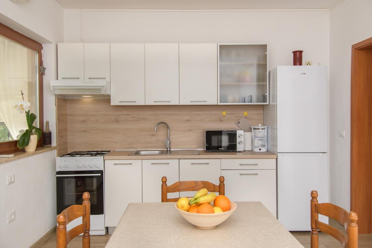 Apartman Alba Karigador Exterior foto